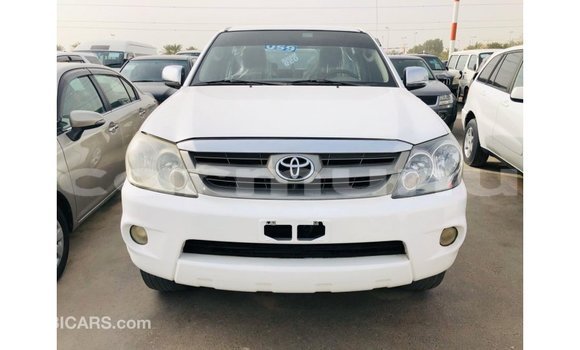 Acheter Import Voiture Toyota Fortuner Blanc à Import - Dubai, Région de la Bouenza Acheter Import Voiture Toyota Fortuner Blanc à Import - Dubai, Région de la Bouenza