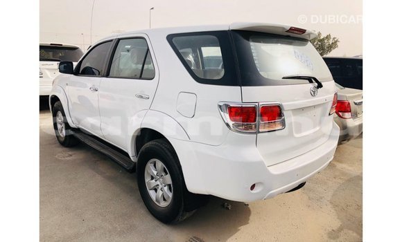 Acheter Import Voiture Toyota Fortuner Blanc à Import - Dubai, Région de la Bouenza Acheter Import Voiture Toyota Fortuner Blanc à Import - Dubai, Région de la Bouenza