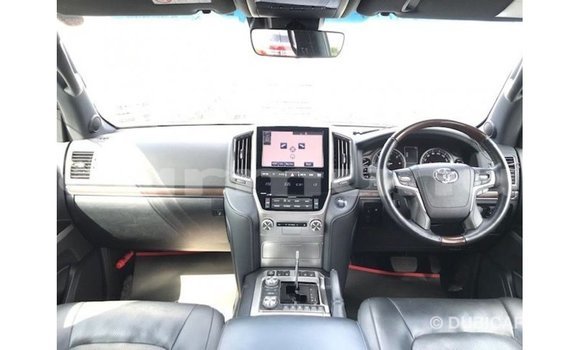 Buy Import Toyota Land Cruiser White Car in Import - Dubai in Region of Bouenza Buy Import Toyota Land Cruiser White Car in Import - Dubai in Region of Bouenza