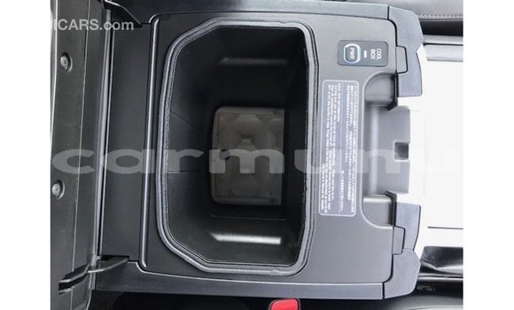 Buy Import Toyota Land Cruiser White Car in Import - Dubai in Region of Bouenza Buy Import Toyota Land Cruiser White Car in Import - Dubai in Region of Bouenza