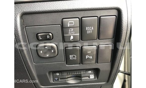 Buy Import Toyota Land Cruiser White Car in Import - Dubai in Region of Bouenza Buy Import Toyota Land Cruiser White Car in Import - Dubai in Region of Bouenza