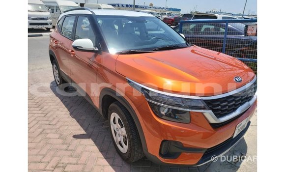 Buy Import Kia Carens Other Car in Import - Dubai in Region of Bouenza Buy Import Kia Carens Other Car in Import - Dubai in Region of Bouenza