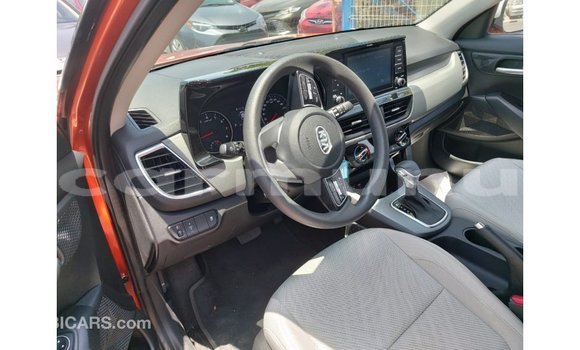 Buy Import Kia Carens Other Car in Import - Dubai in Region of Bouenza Buy Import Kia Carens Other Car in Import - Dubai in Region of Bouenza