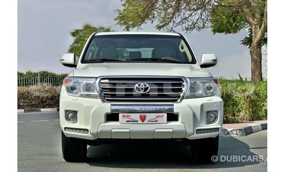 Acheter Import Voiture Toyota Land Cruiser Blanc à Import - Dubai, Région de la Bouenza Acheter Import Voiture Toyota Land Cruiser Blanc à Import - Dubai, Région de la Bouenza