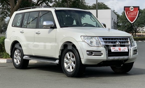 Acheter Import Voiture Mitsubishi Pajero Blanc à Import - Dubai, Région de la Bouenza Acheter Import Voiture Mitsubishi Pajero Blanc à Import - Dubai, Région de la Bouenza