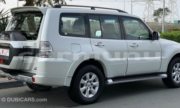 Acheter Import Voiture Mitsubishi Pajero Blanc à Import - Dubai, Région de la Bouenza Acheter Import Voiture Mitsubishi Pajero Blanc à Import - Dubai, Région de la Bouenza