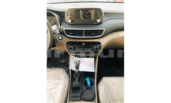 Buy Import Hyundai Tucson White Car in Import - Dubai in Region of Bouenza Buy Import Hyundai Tucson White Car in Import - Dubai in Region of Bouenza