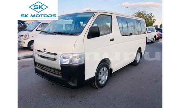 Acheter Import Voiture Toyota Hiace Blanc à Import - Dubai, Région de la Bouenza