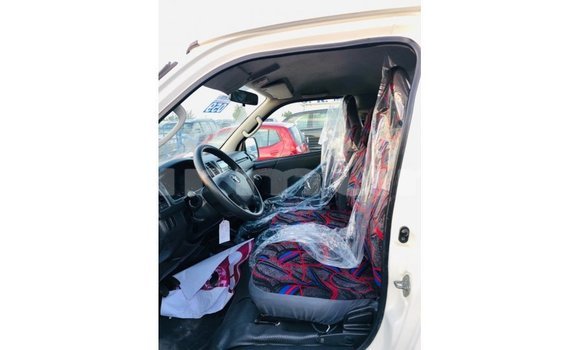 Buy Import Toyota Hiace White Car in Import - Dubai in Region of Bouenza Buy Import Toyota Hiace White Car in Import - Dubai in Region of Bouenza