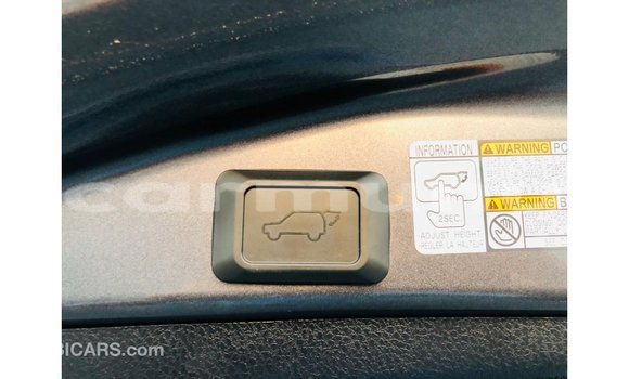 Buy Import Toyota HiAce Black Truck in Import - Dubai in Region of Bouenza Buy Import Toyota HiAce Black Truck in Import - Dubai in Region of Bouenza