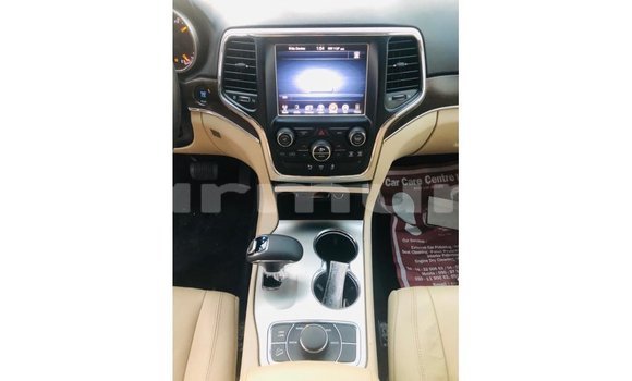 Acheter Import Voiture Jeep Grand Cherokee Noir à Import - Dubai, Région de la Bouenza Acheter Import Voiture Jeep Grand Cherokee Noir à Import - Dubai, Région de la Bouenza
