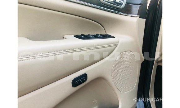 Acheter Import Voiture Jeep Grand Cherokee Noir à Import - Dubai, Région de la Bouenza Acheter Import Voiture Jeep Grand Cherokee Noir à Import - Dubai, Région de la Bouenza