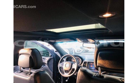 Acheter Import Voiture Jeep Grand Cherokee Noir à Import - Dubai, Région de la Bouenza Acheter Import Voiture Jeep Grand Cherokee Noir à Import - Dubai, Région de la Bouenza