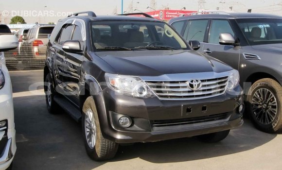 Acheter Import Voiture Toyota Fortuner Autre à Import - Dubai, Région de la Bouenza Acheter Import Voiture Toyota Fortuner Autre à Import - Dubai, Région de la Bouenza