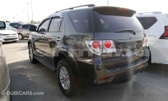 Acheter Import Voiture Toyota Fortuner Autre à Import - Dubai, Région de la Bouenza Acheter Import Voiture Toyota Fortuner Autre à Import - Dubai, Région de la Bouenza