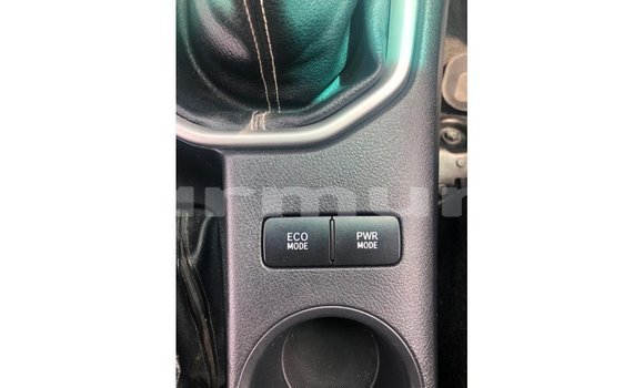 Buy Import Toyota Hilux White Car in Import - Dubai in Region of Bouenza Buy Import Toyota Hilux White Car in Import - Dubai in Region of Bouenza