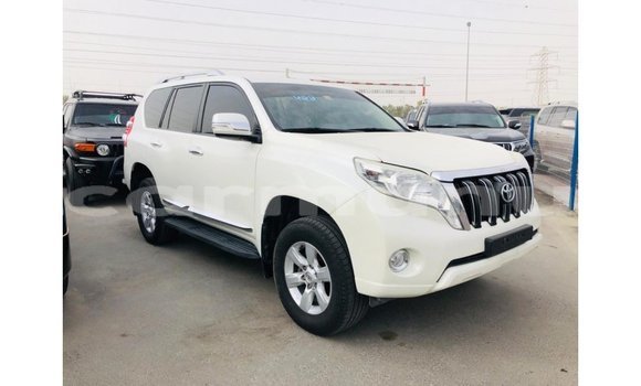 Acheter Import Voiture Toyota Prado Blanc à Import - Dubai, Région de la Bouenza