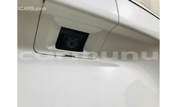 Buy Import Toyota Prado White Car in Import - Dubai in Region of Bouenza Buy Import Toyota Prado White Car in Import - Dubai in Region of Bouenza