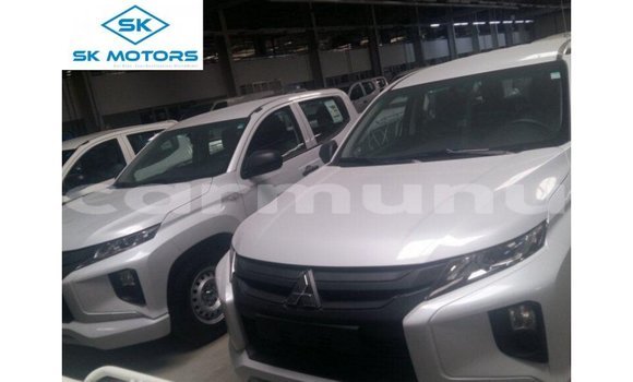 Buy Import Mitsubishi L200 White Car in Import - Dubai in Region of Bouenza Buy Import Mitsubishi L200 White Car in Import - Dubai in Region of Bouenza