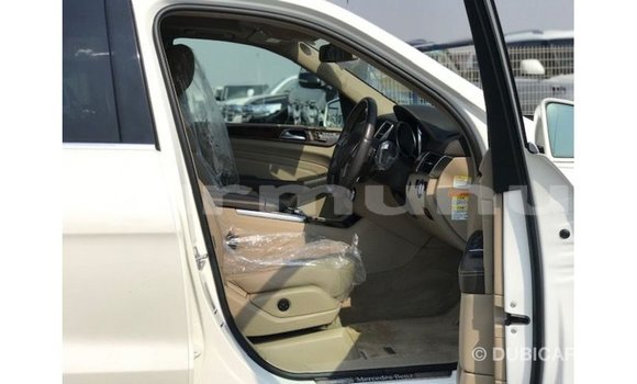 Buy Import Mercedes-Benz 190 White Car in Import - Dubai in Region of Bouenza Buy Import Mercedes-Benz 190 White Car in Import - Dubai in Region of Bouenza