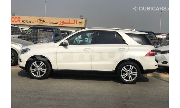 Buy Import Mercedes-Benz 190 White Car in Import - Dubai in Region of Bouenza Buy Import Mercedes-Benz 190 White Car in Import - Dubai in Region of Bouenza