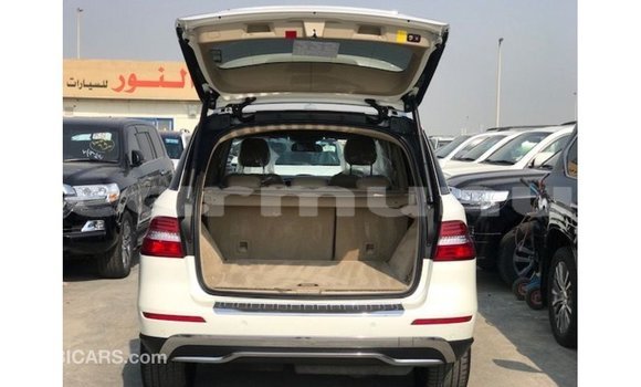 Buy Import Mercedes-Benz 190 White Car in Import - Dubai in Region of Bouenza Buy Import Mercedes-Benz 190 White Car in Import - Dubai in Region of Bouenza