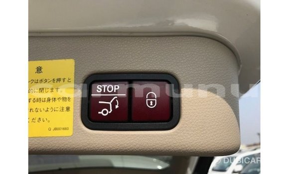 Buy Import Mercedes-Benz 190 White Car in Import - Dubai in Region of Bouenza Buy Import Mercedes-Benz 190 White Car in Import - Dubai in Region of Bouenza