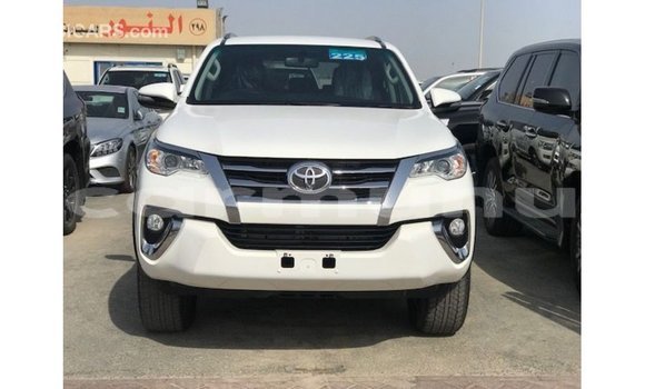 Acheter Import Voiture Toyota Fortuner Blanc à Import - Dubai, Région de la Bouenza Acheter Import Voiture Toyota Fortuner Blanc à Import - Dubai, Région de la Bouenza