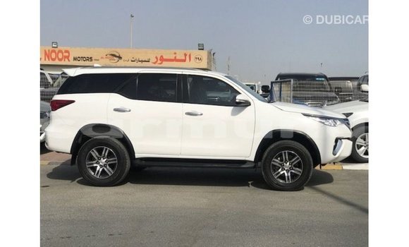 Acheter Import Voiture Toyota Fortuner Blanc à Import - Dubai, Région de la Bouenza Acheter Import Voiture Toyota Fortuner Blanc à Import - Dubai, Région de la Bouenza