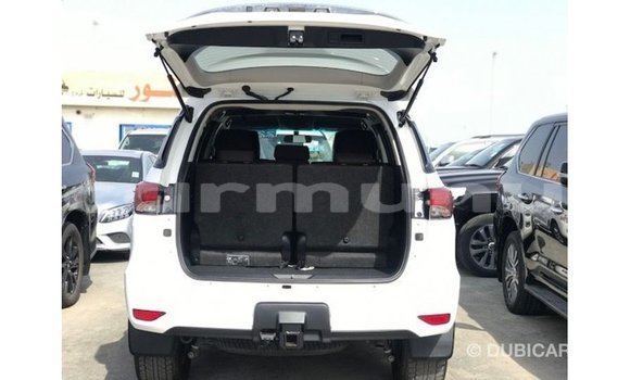 Acheter Import Voiture Toyota Fortuner Blanc à Import - Dubai, Région de la Bouenza Acheter Import Voiture Toyota Fortuner Blanc à Import - Dubai, Région de la Bouenza