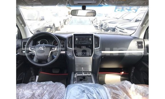 Buy Import Toyota Land Cruiser Black Car in Import - Dubai in Region of Bouenza Buy Import Toyota Land Cruiser Black Car in Import - Dubai in Region of Bouenza
