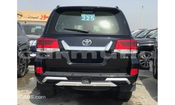 Buy Import Toyota Land Cruiser Black Car in Import - Dubai in Region of Bouenza Buy Import Toyota Land Cruiser Black Car in Import - Dubai in Region of Bouenza