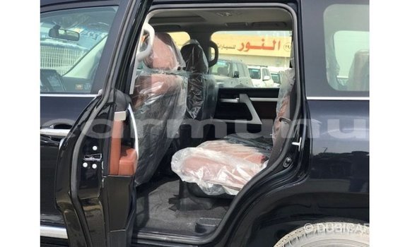 Buy Import Toyota Land Cruiser Black Car in Import - Dubai in Region of Bouenza Buy Import Toyota Land Cruiser Black Car in Import - Dubai in Region of Bouenza