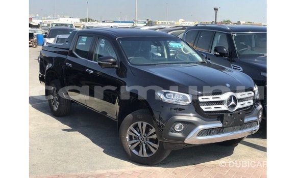 Buy Import Mercedes-Benz 250 Black Car in Import - Dubai in Region of Bouenza Buy Import Mercedes-Benz 250 Black Car in Import - Dubai in Region of Bouenza