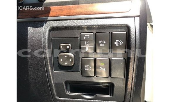 Buy Import Toyota Land Cruiser White Car in Import - Dubai in Region of Bouenza Buy Import Toyota Land Cruiser White Car in Import - Dubai in Region of Bouenza