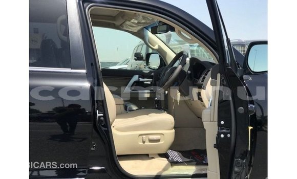 Acheter Import Voiture Toyota Land Cruiser Noir à Import - Dubai, Région de la Bouenza Acheter Import Voiture Toyota Land Cruiser Noir à Import - Dubai, Région de la Bouenza