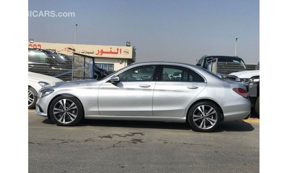 Buy Import Mercedes-Benz 200 Other Car in Import - Dubai in Region of Bouenza Buy Import Mercedes-Benz 200 Other Car in Import - Dubai in Region of Bouenza