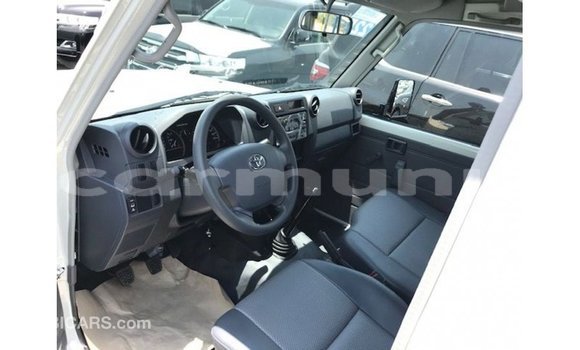 Buy Import Toyota Land Cruiser White Car in Import - Dubai in Region of Bouenza Buy Import Toyota Land Cruiser White Car in Import - Dubai in Region of Bouenza