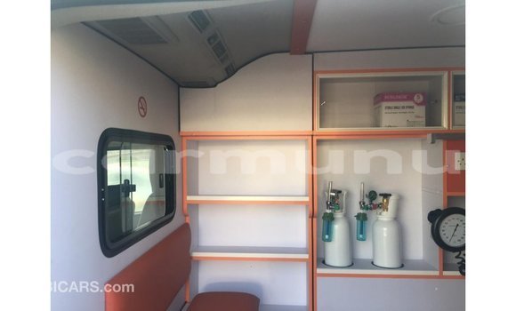 Buy Import Toyota Hiace White Car in Import - Dubai in Region of Bouenza Buy Import Toyota Hiace White Car in Import - Dubai in Region of Bouenza