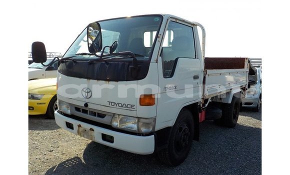 Buy Import Toyota Dyna White Truck in Import - Dubai in Region of Bouenza Buy Import Toyota Dyna White Truck in Import - Dubai in Region of Bouenza