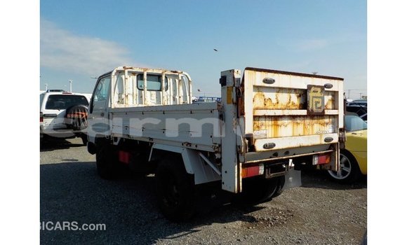 Buy Import Toyota Dyna White Truck in Import - Dubai in Region of Bouenza Buy Import Toyota Dyna White Truck in Import - Dubai in Region of Bouenza