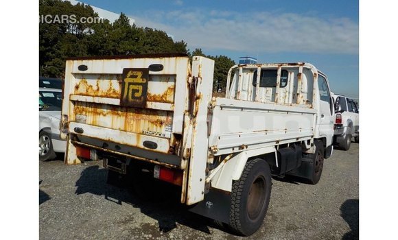 Buy Import Toyota Dyna White Truck in Import - Dubai in Region of Bouenza Buy Import Toyota Dyna White Truck in Import - Dubai in Region of Bouenza