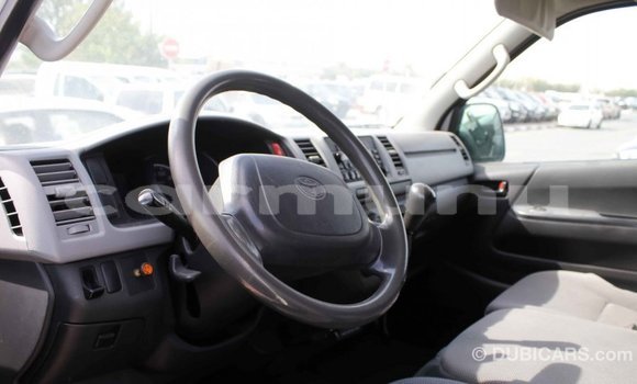 Buy Import Toyota Hiace White Car in Import - Dubai in Region of Bouenza Buy Import Toyota Hiace White Car in Import - Dubai in Region of Bouenza