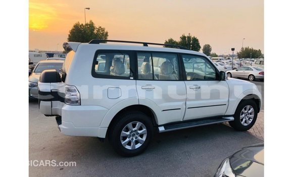 Buy Import Mitsubishi Pajero White Car in Import - Dubai in Region of Bouenza Buy Import Mitsubishi Pajero White Car in Import - Dubai in Region of Bouenza