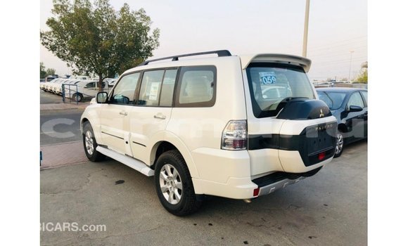 Buy Import Mitsubishi Pajero White Car in Import - Dubai in Region of Bouenza Buy Import Mitsubishi Pajero White Car in Import - Dubai in Region of Bouenza