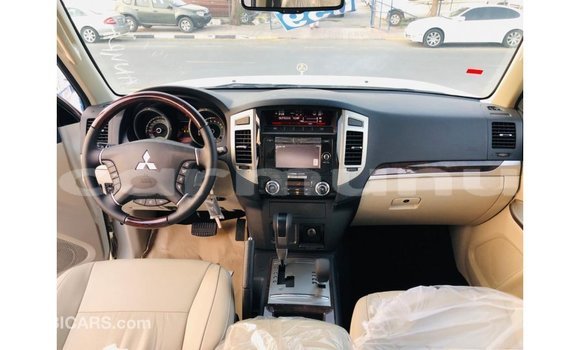 Buy Import Mitsubishi Pajero White Car in Import - Dubai in Region of Bouenza Buy Import Mitsubishi Pajero White Car in Import - Dubai in Region of Bouenza