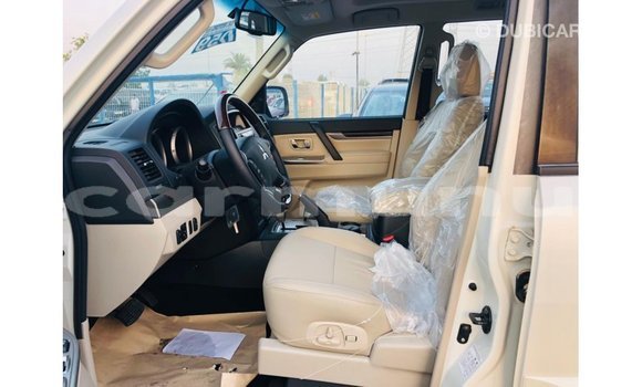 Buy Import Mitsubishi Pajero White Car in Import - Dubai in Region of Bouenza Buy Import Mitsubishi Pajero White Car in Import - Dubai in Region of Bouenza