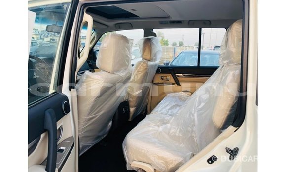 Buy Import Mitsubishi Pajero White Car in Import - Dubai in Region of Bouenza Buy Import Mitsubishi Pajero White Car in Import - Dubai in Region of Bouenza