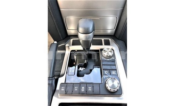 Acheter Import Voiture Toyota Land Cruiser Autre à Import - Dubai, Région de la Bouenza Acheter Import Voiture Toyota Land Cruiser Autre à Import - Dubai, Région de la Bouenza