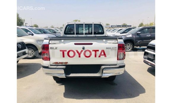 Buy Import Toyota Hilux White Car in Import - Dubai in Region of Bouenza Buy Import Toyota Hilux White Car in Import - Dubai in Region of Bouenza